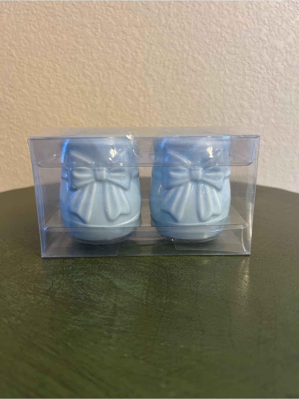 The Spring Shop Blue Bow Salt & Pepper Shaker Set